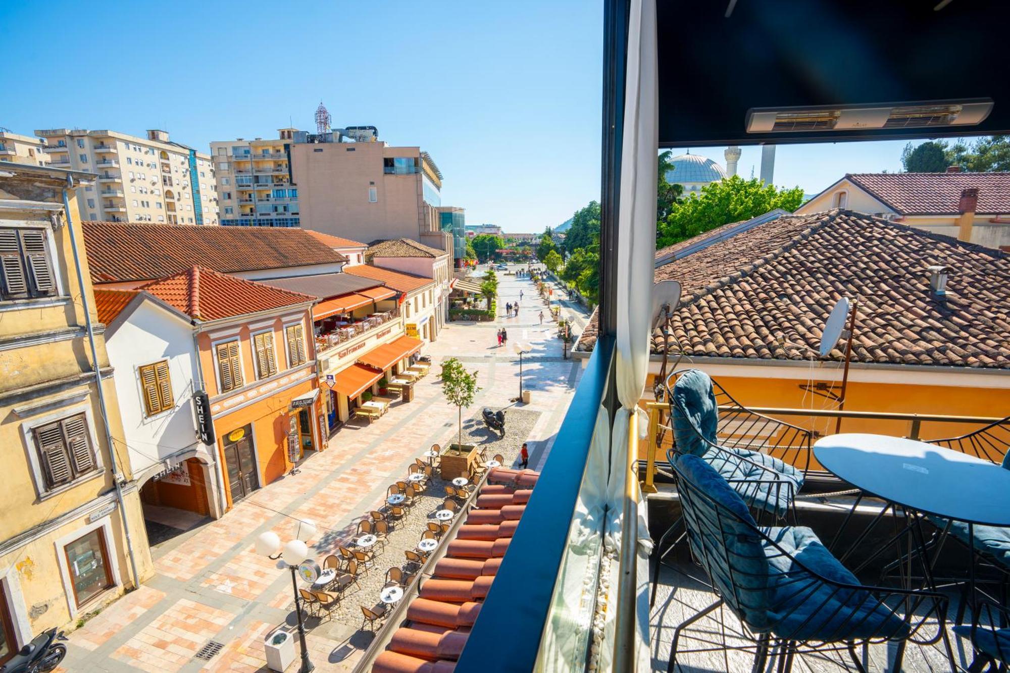 Terrace Hostel & Lounge Bar Shkodër Esterno foto