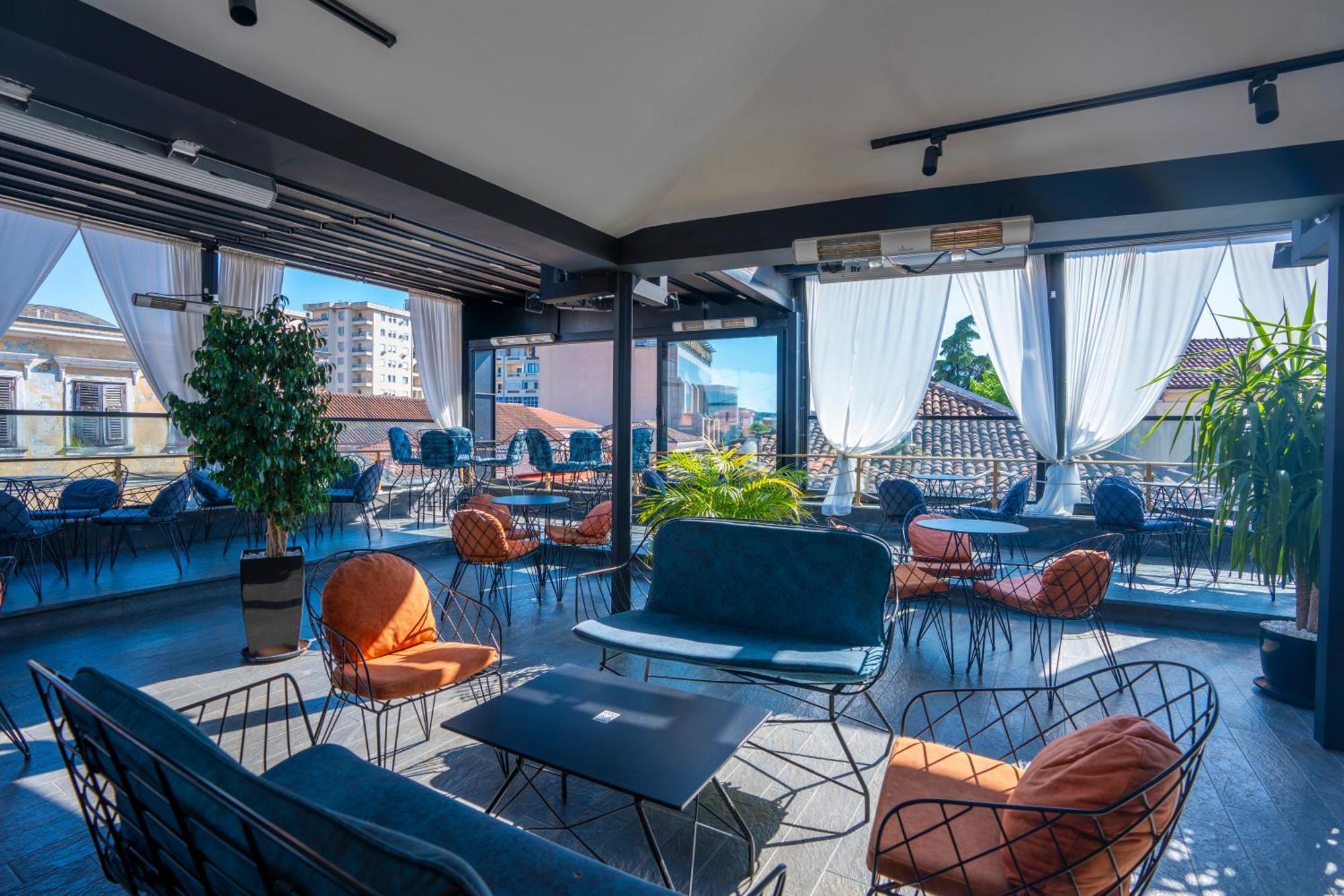 Terrace Hostel & Lounge Bar Shkodër Esterno foto